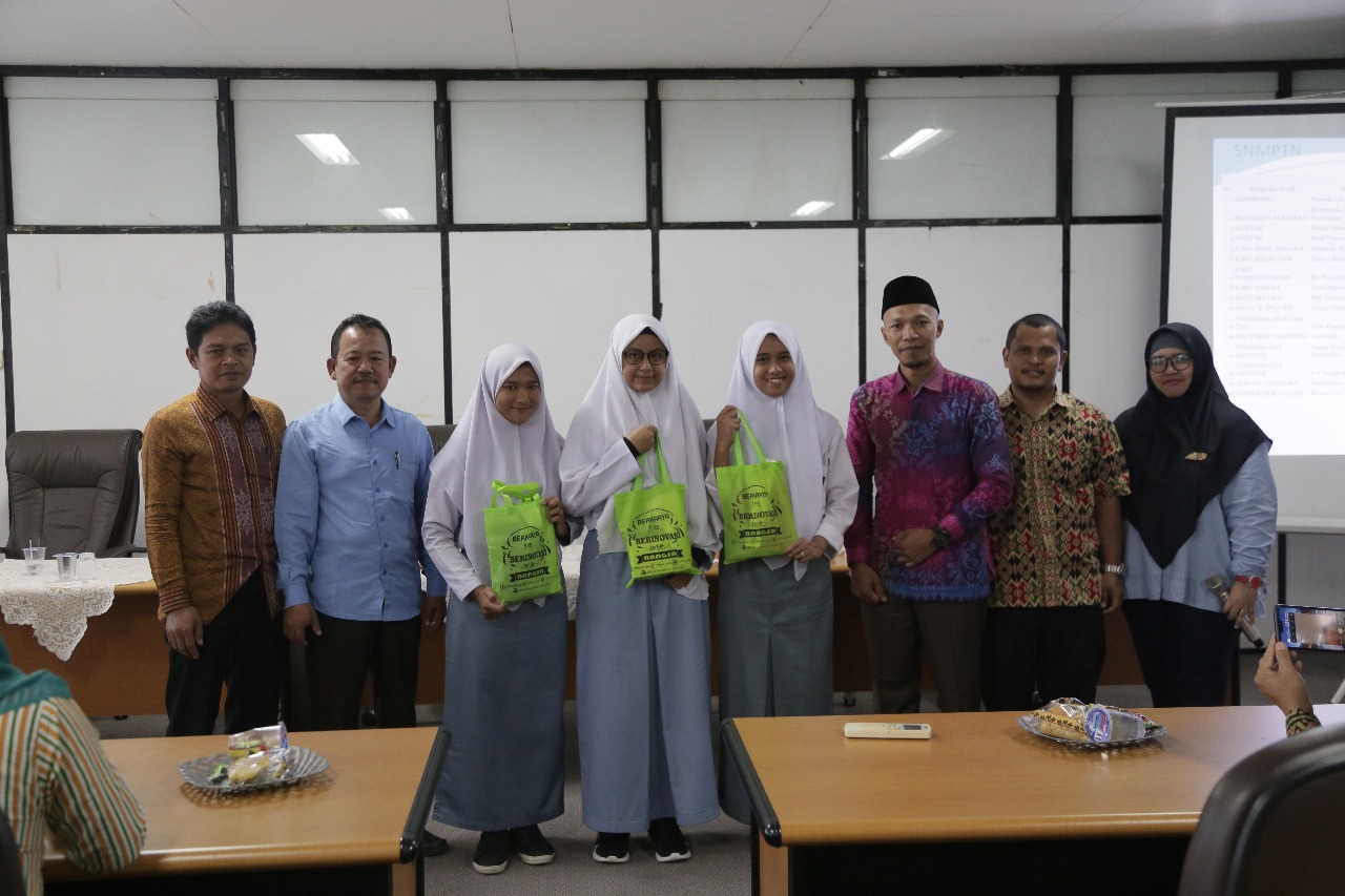 Unila Terima Kunjungan SMAN 1 Waytenong