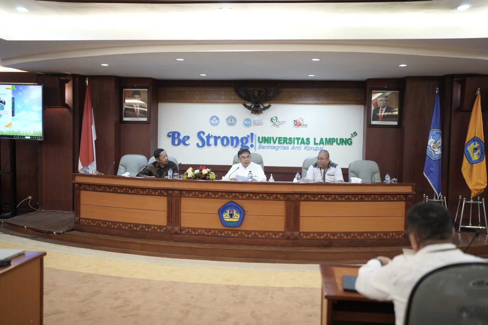 Focus Group Discussion (FGD) Penyusunan Buku Laporan Rektor Tahun 2023